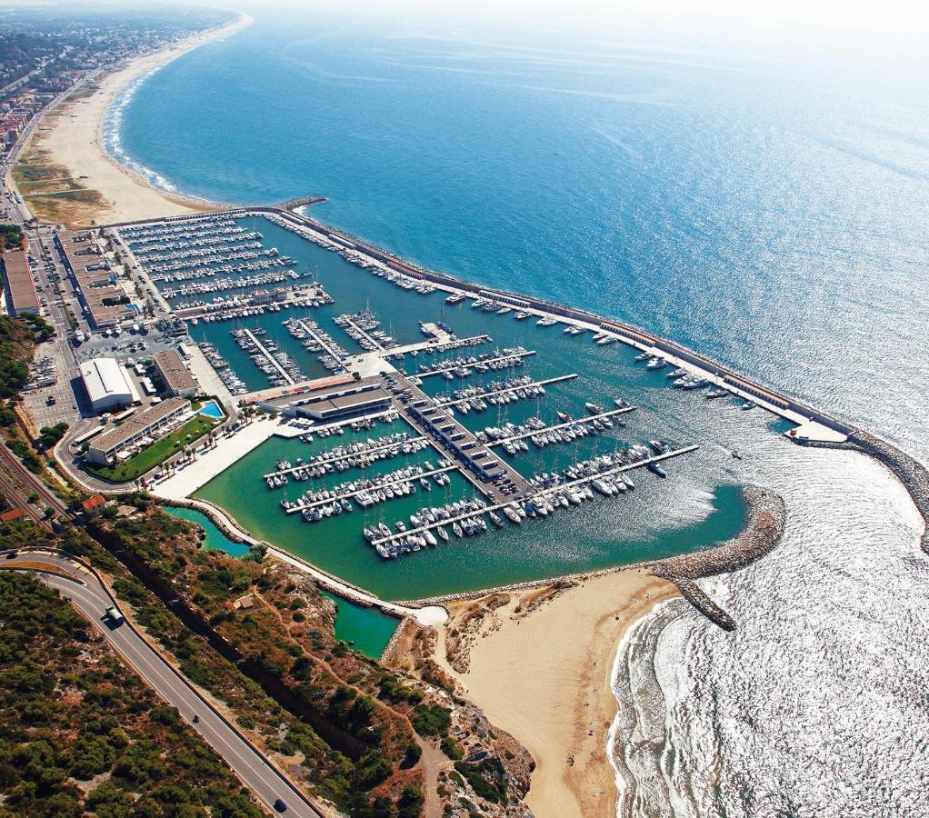Hotel Luxury 45 Castelldefels Exterior foto